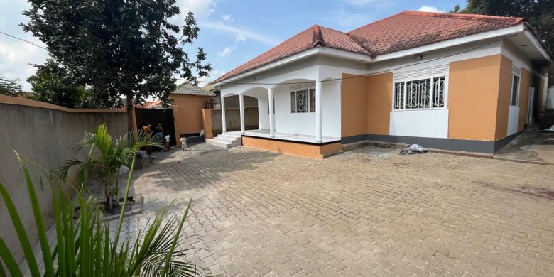 4 Bedrooms House For Sale In Namulanda Janyi 14 Decimals At 300m