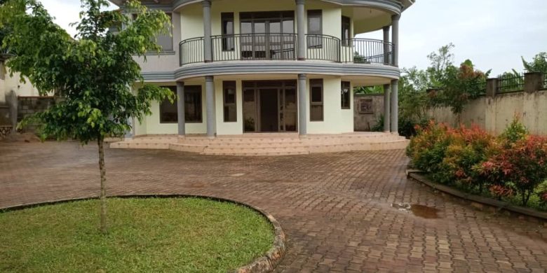 5 Bedrooms House For Sale In Seguku Entebbe Road 25 Decimals At 750m