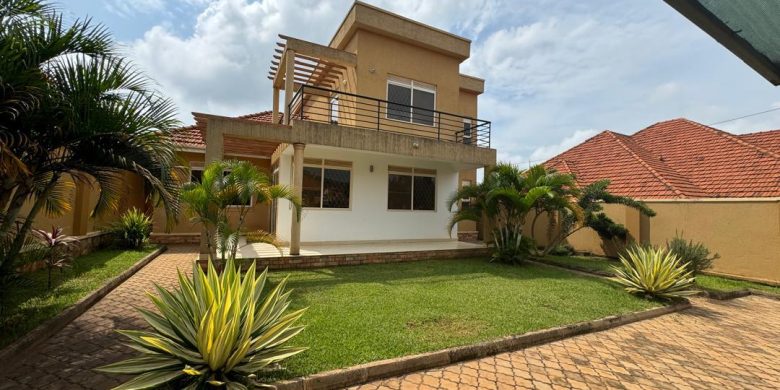 Spacious 3 Bedrooms House For Sale On 25 Decimals Entebbe Road At 470m